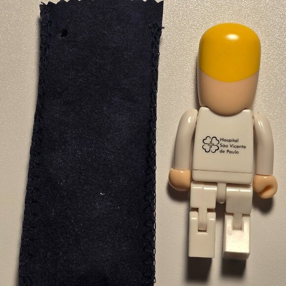 Doctor Flash Drive Thumb Memory Stick 3.0 4GB "Hospital San Vincente de Paulo" - Picture 7 of 9